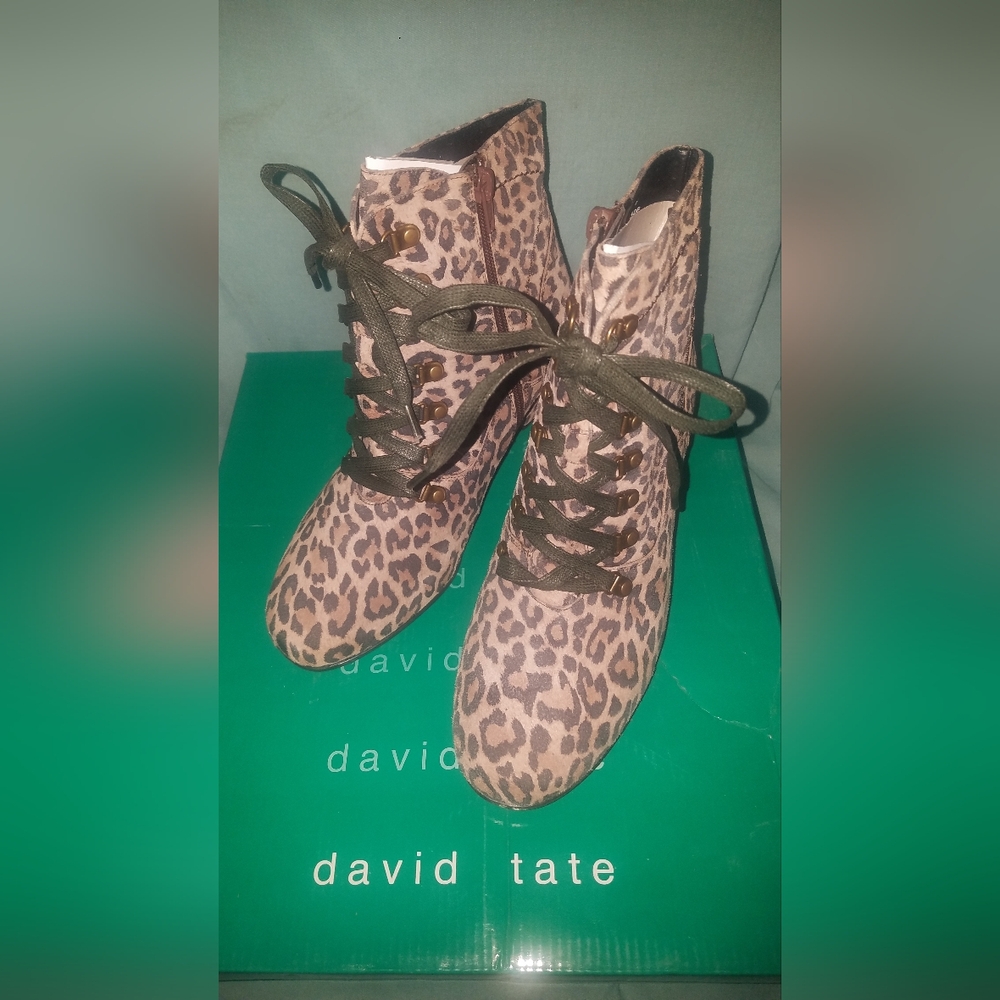 David Tate Faith Tan Leopard Fashion Boots Size 7 NOS w Box